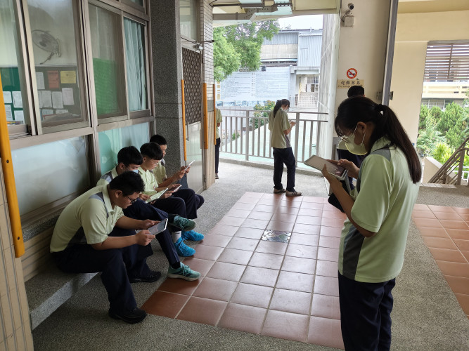 三年級積極備戰，努力線上刷題(115.09.22)